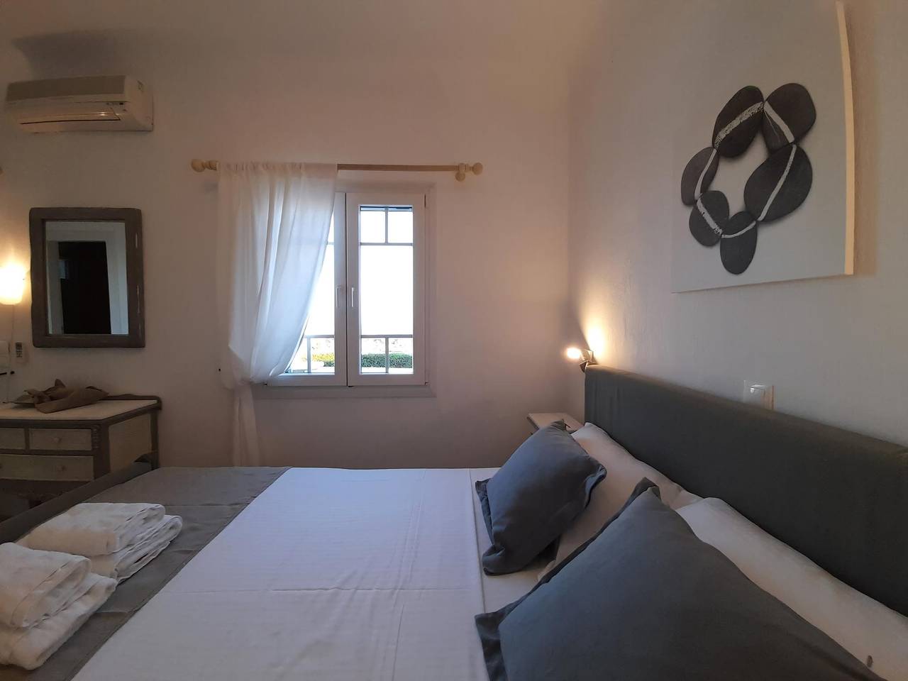 Superb Saint Isidoros Villa | Baos 4 | 5 Bedrooms | Shared Pool | Central Island Location in Πλιντρί, Mykonos