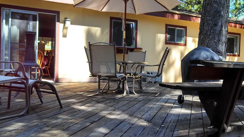 Log cabin for 4 people, with yard - 1