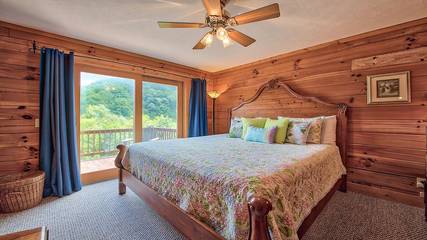 Log Cabin for 8 Guests in Blue Ridge Parkway, Maggie Valley, Picture 1