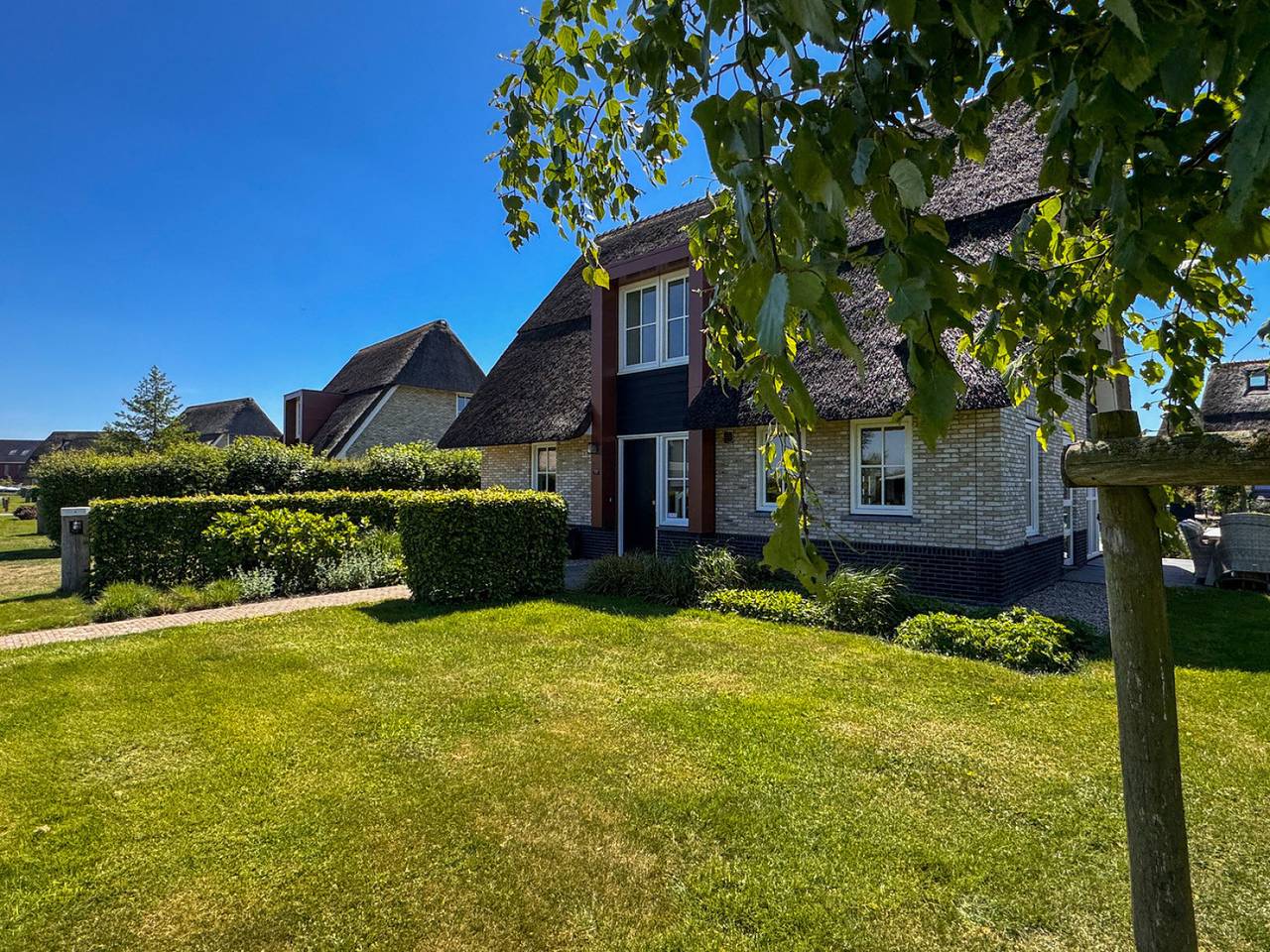 Luxuriöse 10-Personen-Villa mit Sauna am Tjeukemeer in Friesland in Delfstrahuizen, Friesland