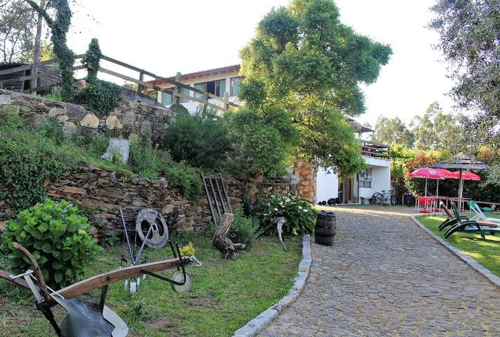 Alojamiento y desayuno para 3 personas, con Balcón/Terraza y Jacuzzi además de Jardín y Sauna en Región Norte (Portugal) - 2