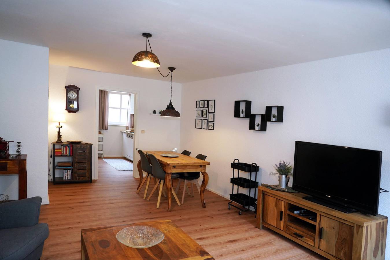 Ganze Ferienwohnung, 4-Bett-Ferienwohnung Dusche/Wc, 2 Schlafräume in Neuerburg, Eifelkreis Bitburg-Prüm