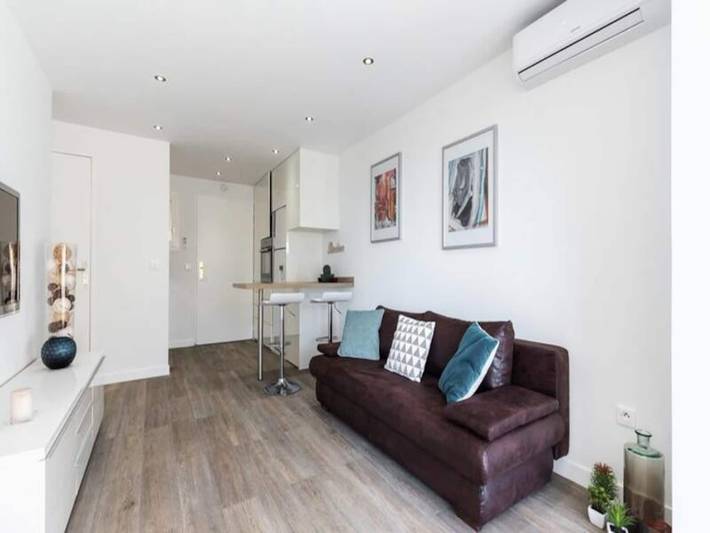 Gîte pour 4 personnes, avec piscine et terrasse dans Cannes La Bocca