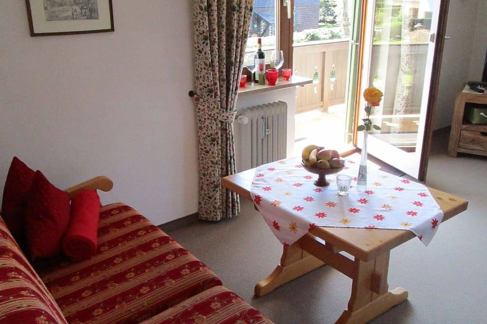 Entire apartment, Very quiet, central and sunny location with mountain views, 300 m to the center in Rottach-Egern, Bavarian Alps