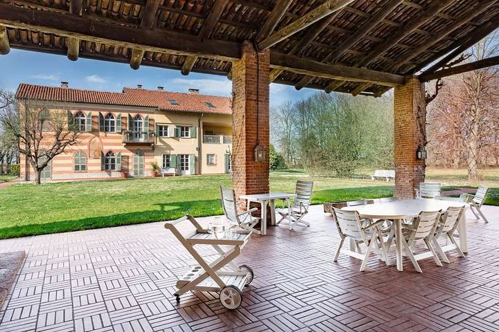 Location de vacances pour 8 personnes, avec balcon et jardin à Racconigi
