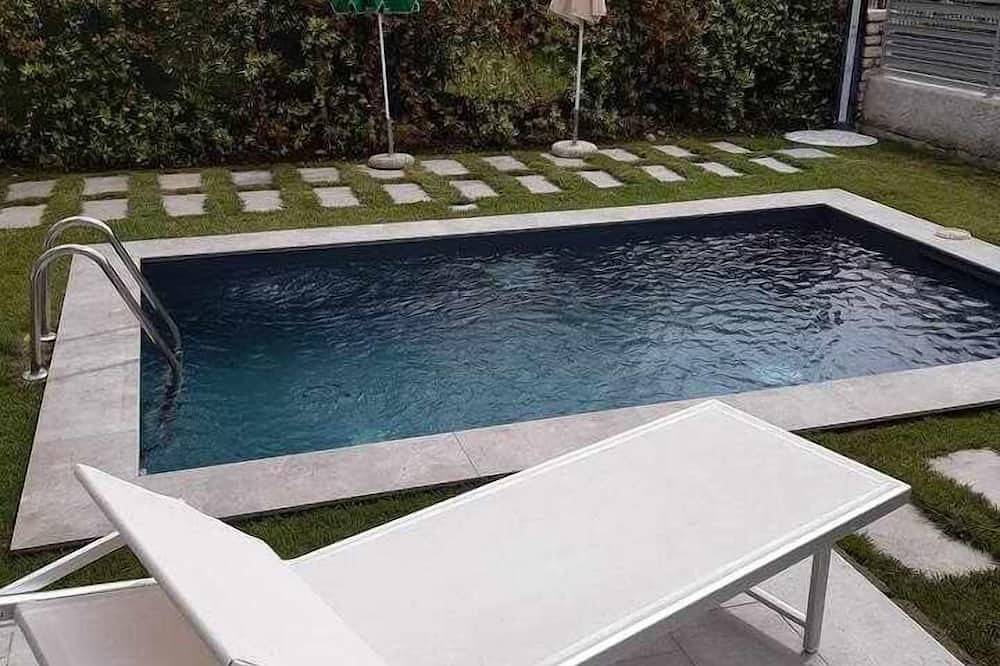 Appartamento intero, Residence Giulietta -moderno,Wifi, air-con,piscina in Lazise, Prealpi Gardesane