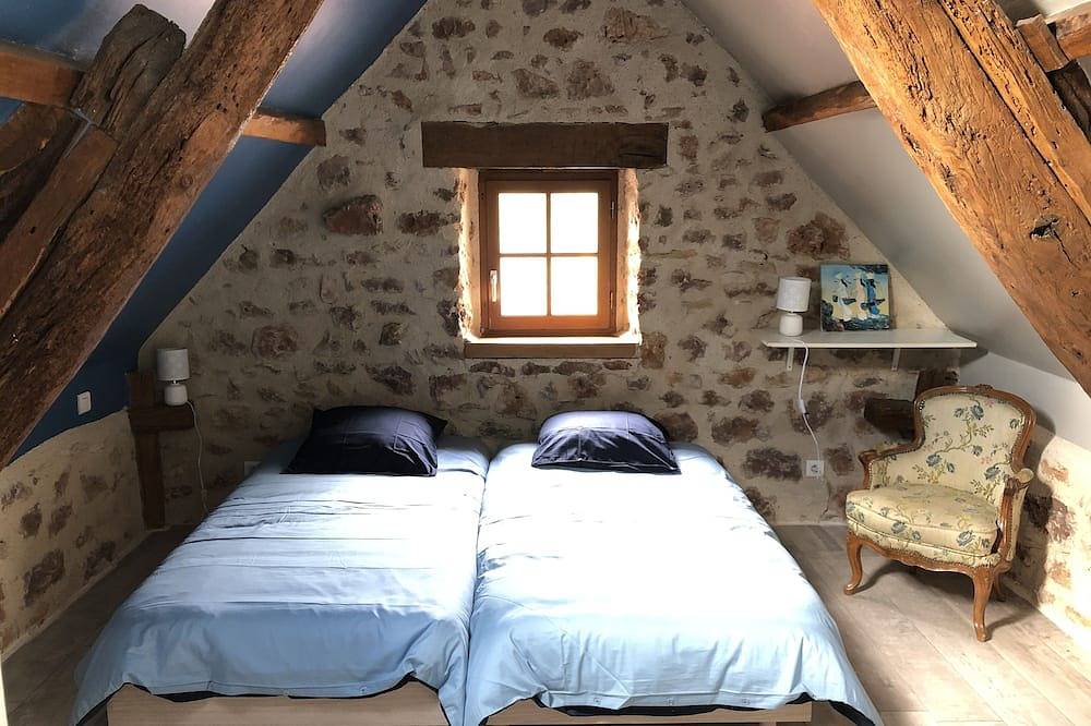 Maison rénovée avec Piscine et dominant la Vallée du Célé in Béduer, Parc Naturel Régional des Causses du Quercy