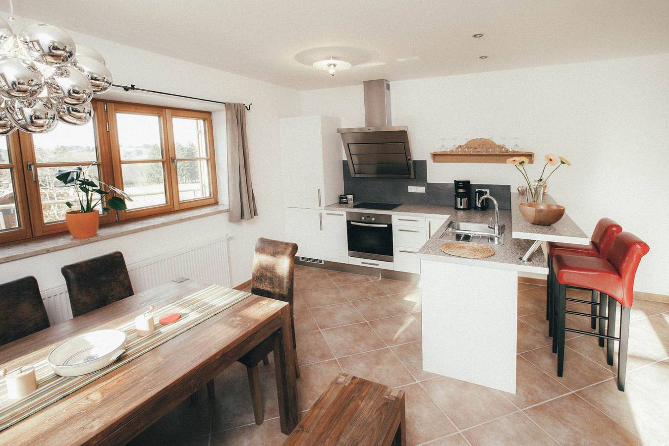 Ganze Wohnung, Luna Mia 2, große Ferienwohnung mit zwei Schlafzimmern, zwei Bädern und Garten in Neuschwanstein, Schwangau