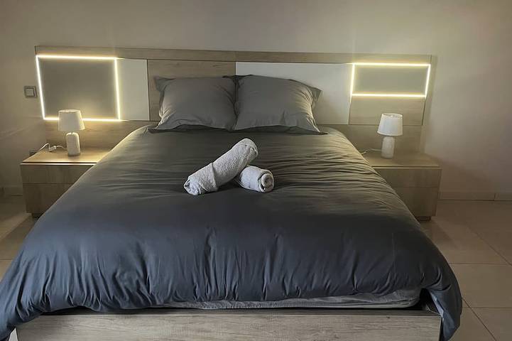 Villa for 10 people, ocean view on the Costa Brava, 5 minutes from the beach in Roses, with a pool in Palau Sabardera, Alt Empordà