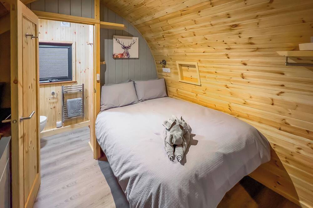 Luxury Castle Pod with Hot Tub in Kielder Forest Park