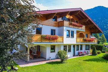 Ferienhaus für 6 Personen, mit Garten und Sauna sowie Terrasse in Werfenweng