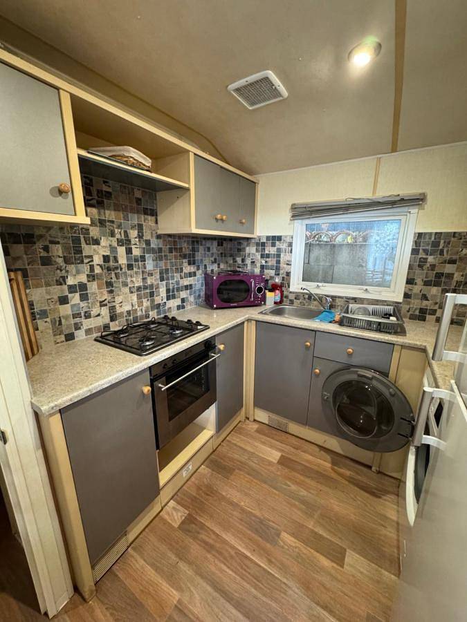 Camping pour 6 personnes, avec piscine ainsi que jardin et bassin pour enfant à Gassin - 2