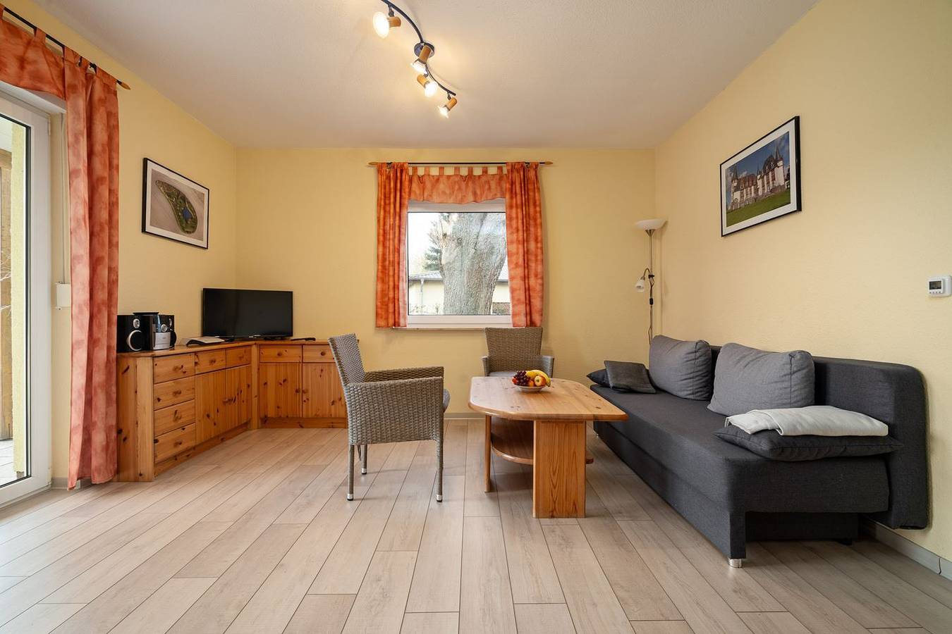 Ganze Wohnung, Ferienwohnung Haus Vietzen 1 mit Garten und Terrasse in Rechlin, auch für Hunde in Rechlin, Müritz