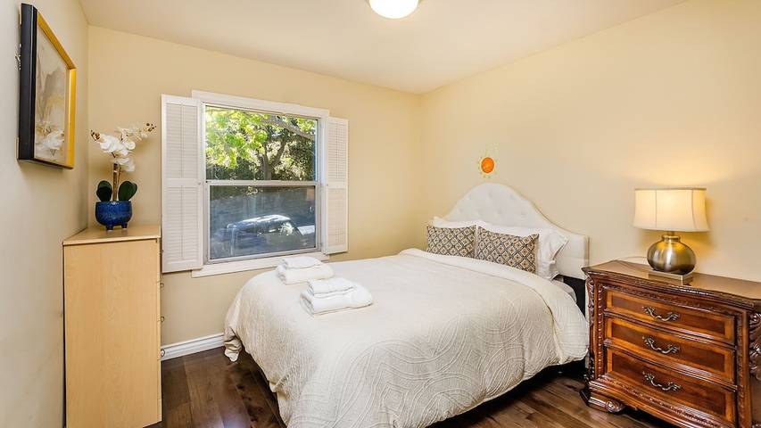 Vacation rental for 8 people, with yard and balcony in San Mateo