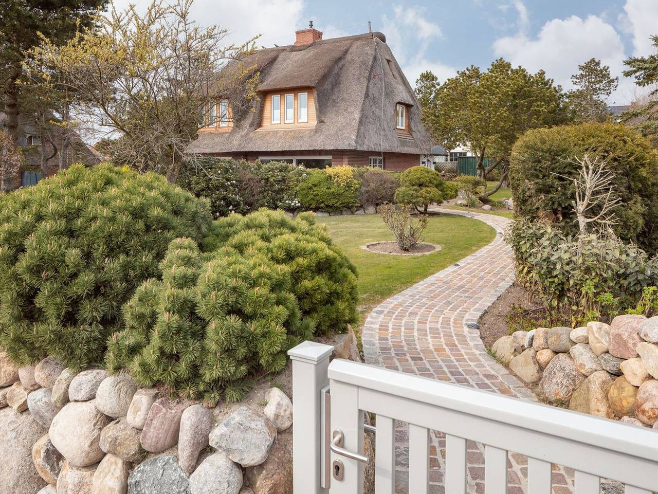 Seehüs - Wenn Tradition auf Moderne trifft entsteht ein Schmuckstück wie das Seehüs in Wenningstedt, Sylt