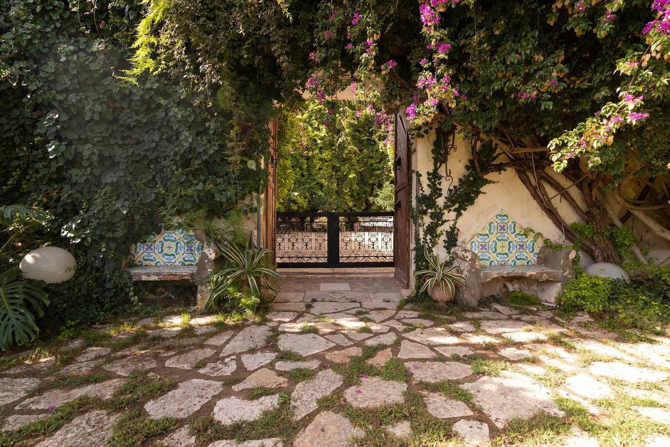 Apartamento entero, Apartamento 'Tenuta Donna Vittoria Bouganville' con vistas a la montaña, Wi-Fi y aire acondicionado in Trapani, Provincia de Trapani