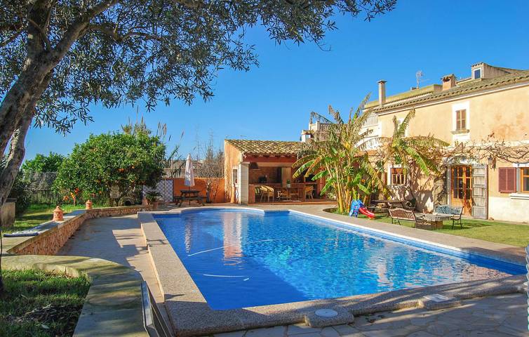 Gemütliche Wohnung mit Pool und Terrasse bei Es Carritxó in Cas Concos, Felanitx