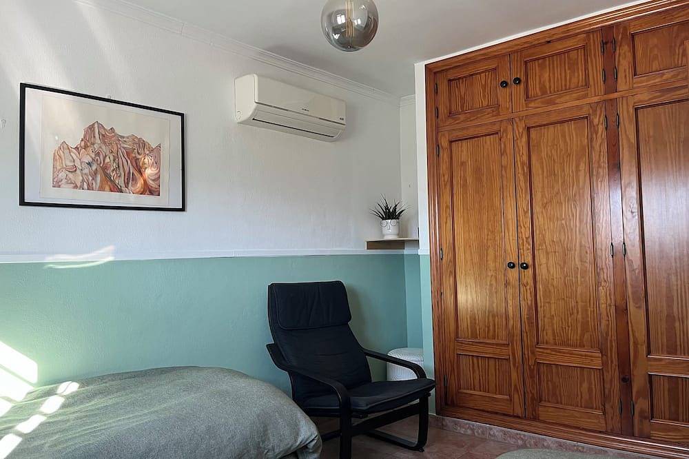 Unique 4 Bedroom Home overlooking the Grazelema mountains in Algodonales, White Villages