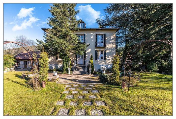 Casa rural para 12 personas, con Balcón y Terraza además de Jardín y Piscina en El Espinar
