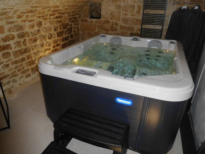 Gîte für 2 Personen, mit Whirlpool und Terrasse in Frankreich - 2