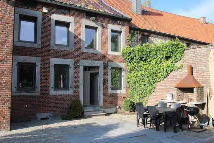 Location de vacances pour 2 personnes, avec Terrasse ainsi que Jardin et Vue à Aubel