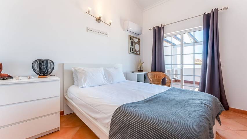 Ferienhaus für 6 Personen mit Terrasse in Manta Rota, Vila Nova de Cacela
