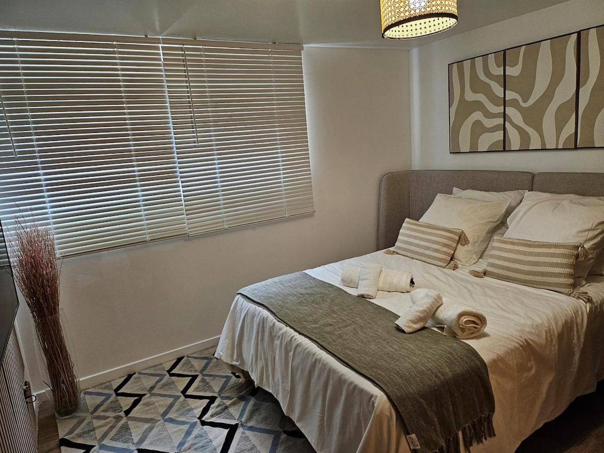 Appartement de vacances entier, L'Escale Studio élégant indépendant à 5 mn de l'aéroport d'Orly et à 15 mn de Paris Centre in Paray-Vieille-Poste, Essonne