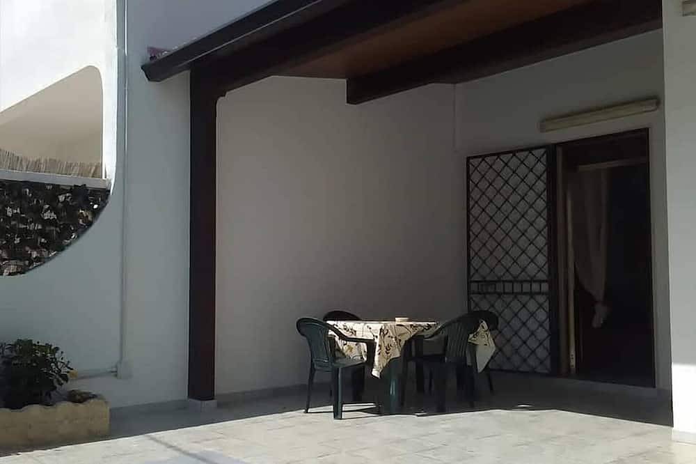 Villa Only 10 Meters From The Sea And The Center Of The Country in Torre Lapillo, Gulf of Taranto