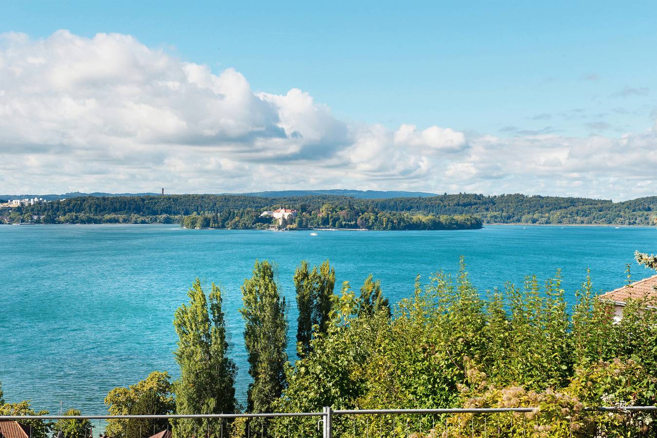 Ganze Wohnung, Ferienwohnung 'Krautter' mit Seeblick, privater Terrasse und gemeinschaftlichem Garten in Unteruhldingen, Uhldingen-Mühlhofen