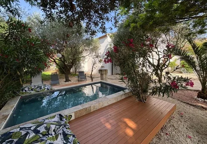 Chalet para 6 personas, con jacuzzi además de piscina y balcón - 1