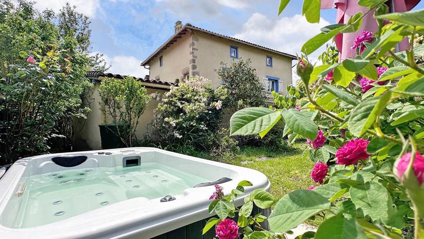 Casa de huéspedes para 6 personas, con jardín además de terraza y jacuzzi - 1
