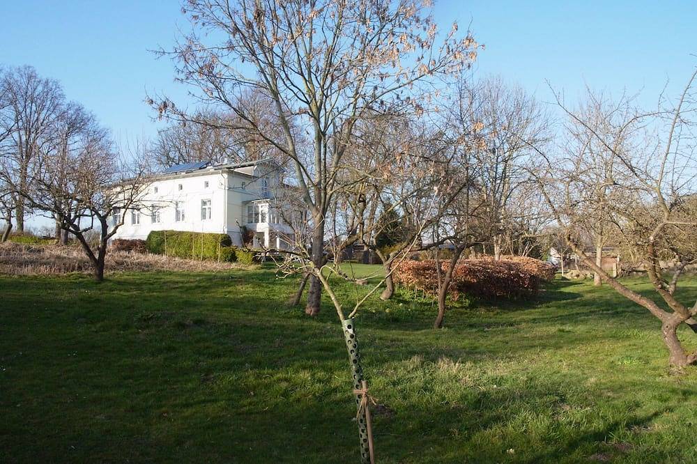 Ganze Wohnung, Ruhige Ferien mit Blick auf Teich, Park und Waldrand in Klütz, Nordwestmecklenburg (Wismar und Umgebung)