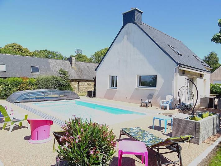 Gîte pour 6 personnes, avec Terrasse ainsi que Jardin et Piscine