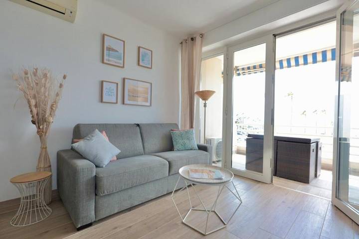 Gîte pour 5 personnes, avec balcon et vue dans Office De Tourisme De Golf Juan - 2