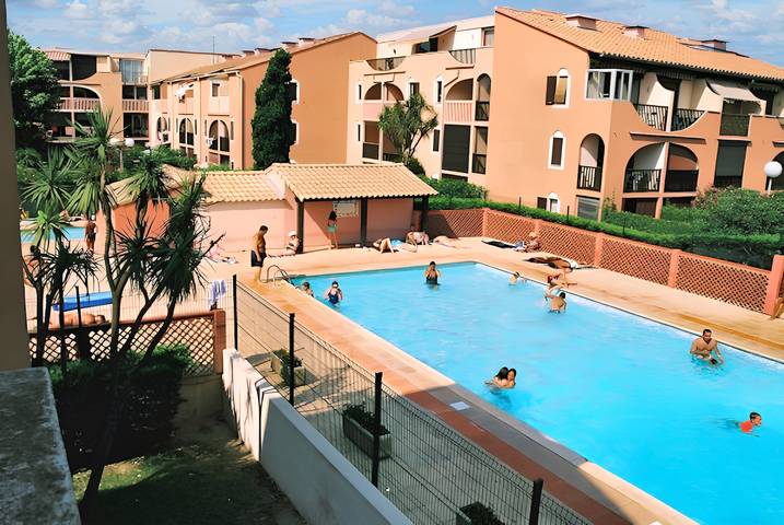 Gîte pour 4 personnes, avec piscine et terrasse dans Office De Tourisme De Canet En Roussillon
