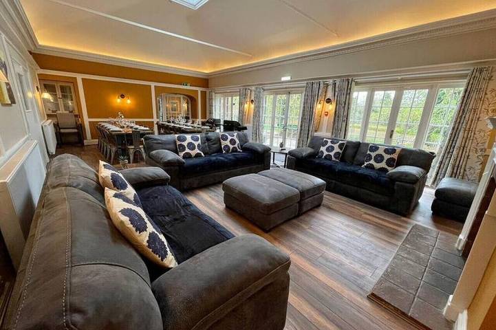 B&b for 22 people, with garden and hot tub in Norfolk