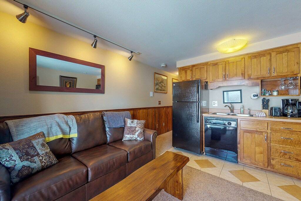 Ganze Wohnung, Mountain View Condo mit Gemeinschaftspool / Whirlpool / Sauna - zu Fuß zu den Aufzügen in Mount Crested Butte, Crested Butte Mountain Resort