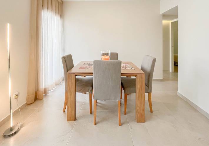 Appartement entier, Appartement de vacances pour 4 personnes avec balcon in Platja de Sant Sebastià (Sitges), Sitges