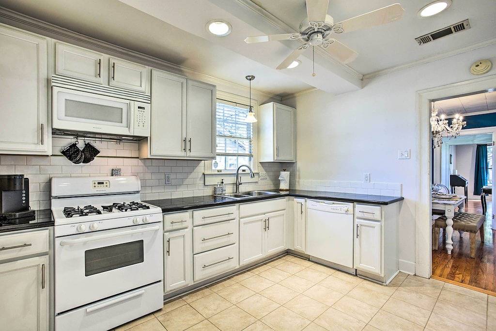 Back on Market! Baton Rouge Cottage < 3 Mi to Lsu in Baton Rouge, East Baton Rouge Parish