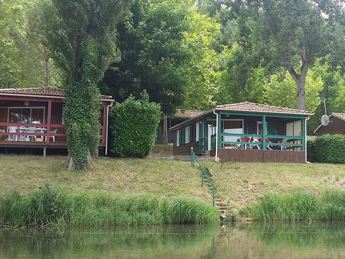 Gîte pour 8 personnes, avec Piscine à Badefols-sur-Dordogne
