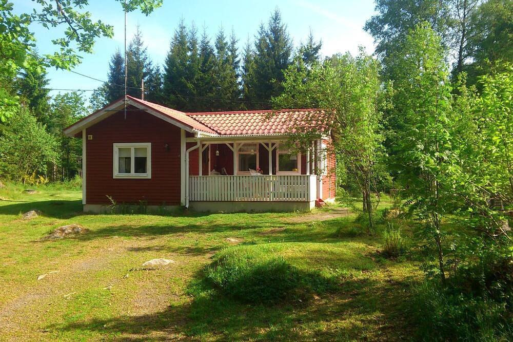 Stuga för 4 Personer med bubbelpool in Kalvshult, Kronobergs