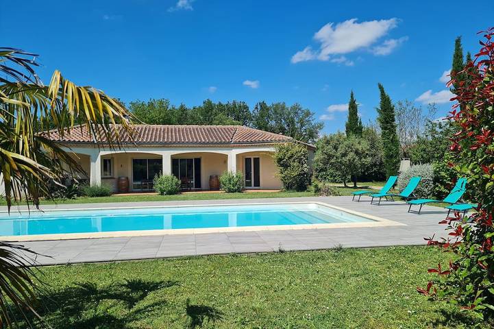 Location de vacances pour 10 personnes, avec Jacuzzi ainsi que Terrasse et Jardin à Montans