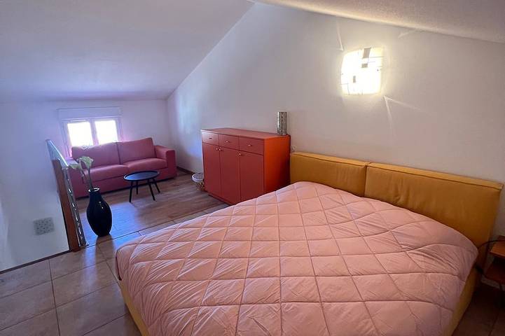 Location de vacances pour 6 personnes, avec terrasse et jardin ainsi que piscine et jacuzzi, animaux acceptés dans Plage De Prunete - 3