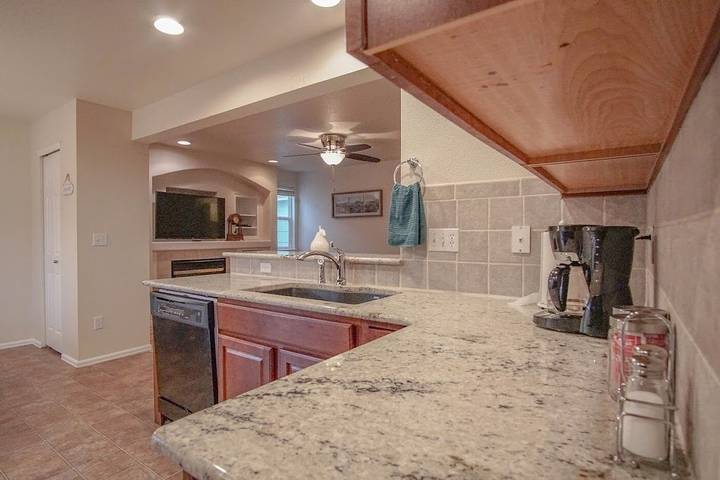 Vacation home for 8 people, with yard and terrace in Colorado Springs