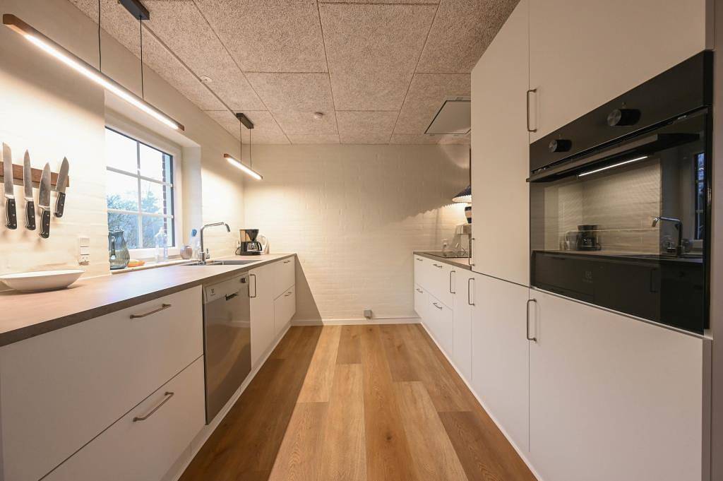 Beautiful holiday home with swimming pool, sauna, jacuzzi and 3 bathrooms in Ulfborg, Nissum Fjord