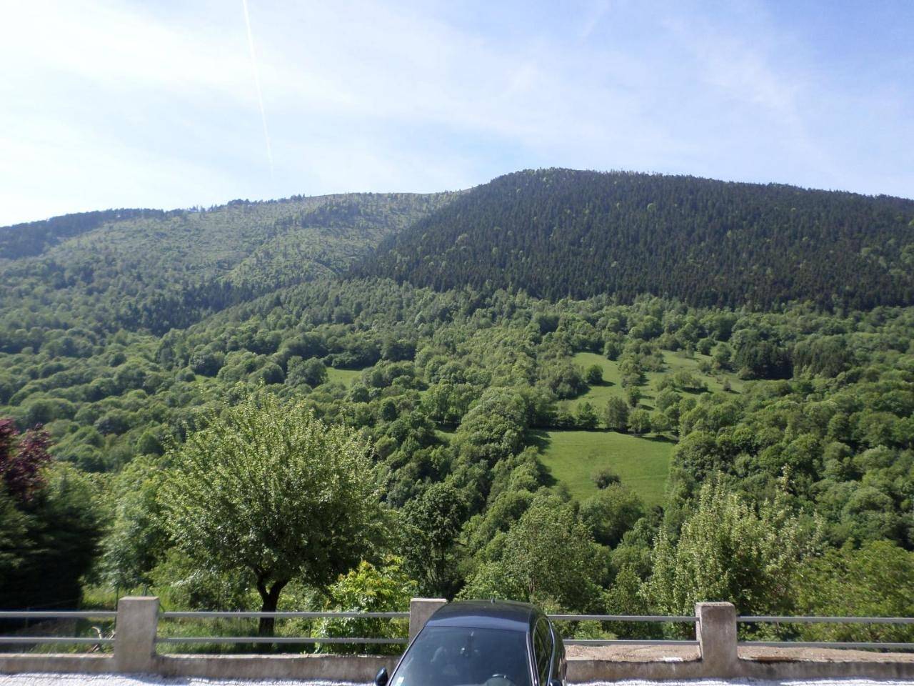Appartement entier, Apartment with Mountain View in Castillon-de-Larboust, Pyrénées