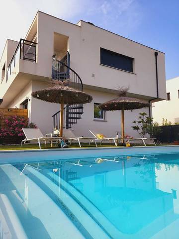 Gîte pour 6 personnes, avec piscine et jardin à Torreilles