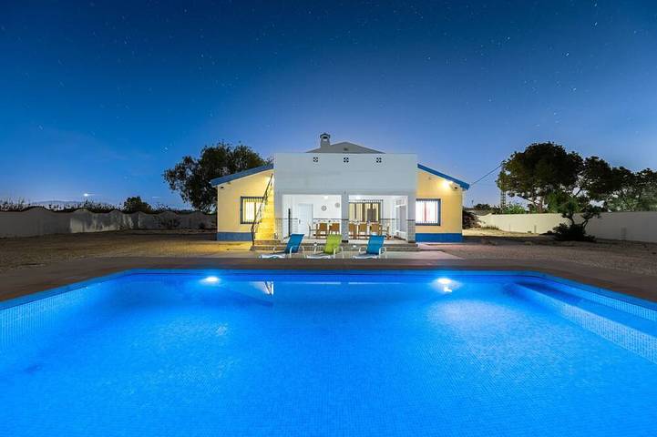 Villa pour 16 personnes, avec jardin et balcon, animaux acceptés à Elche