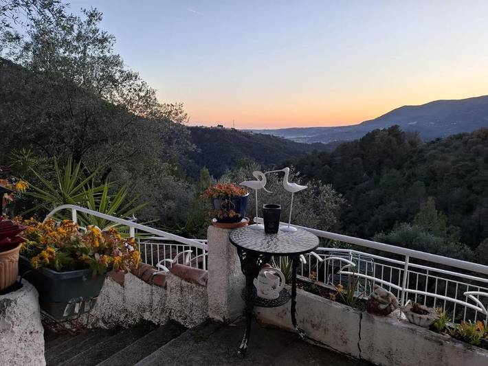 Gîte pour 6 personnes, avec piscine et terrasse ainsi que vue et jardin à Levens - 3