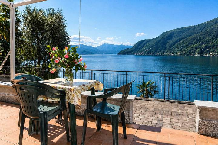 Ferienwohnung für 2 Personen, mit Balkon und Terrasse sowie Garten und Seeblick in Lago Maggiore (Lombardei) - 2